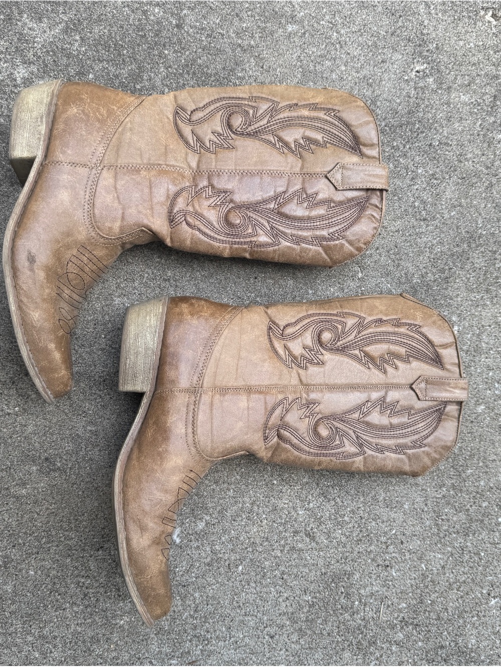 Tan Western Cowboy Boots with Embroidered Shaft